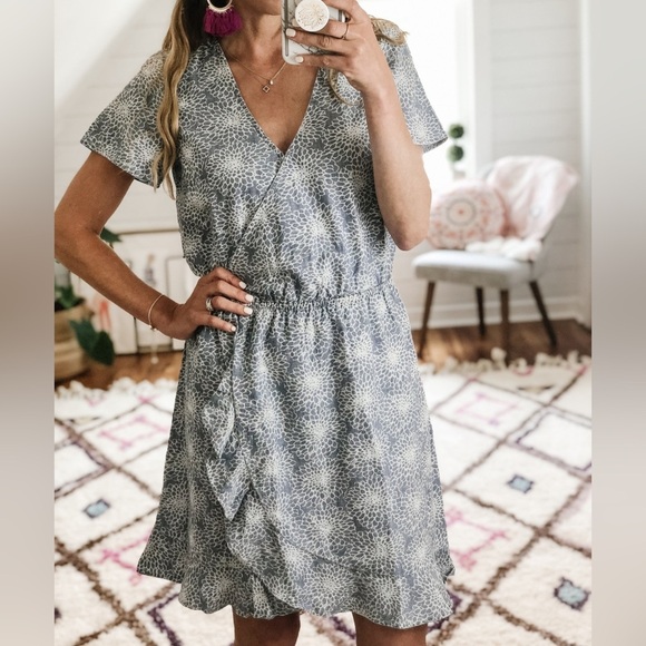 NWT J. Crew Mercantile Floral Chambray 100% cotton Blue and White Wrap Dress - Picture 1 of 7